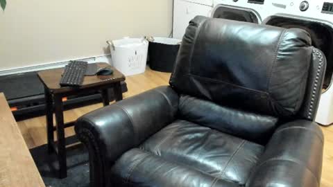 Snapshot of islandguy70 chatting on 24, 6, 2026 Jim online show from 24, 6, 2026