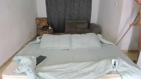 Snapshot of issalovexxx chatting on 13, 2, 2025 Isabella  online show from 13, 2, 2025