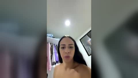 Snapshot of issalovexxx chatting on 22, 7, 2026 Isabella online show from 22, 7, 2026