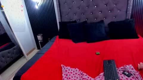 Snapshot of issis_smith chatting on 16, 9, 2025 issis_smith online show from 16, 9, 2025