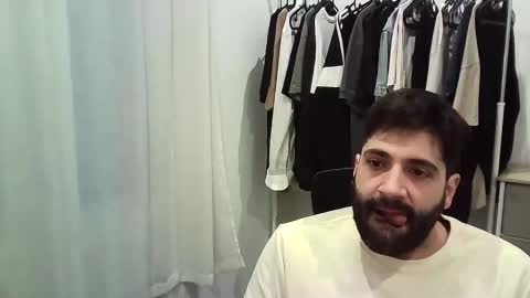 italianboybcn online show from 6, 1, 2026