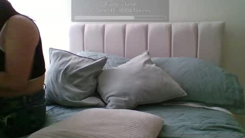 Jessi online show from 8, 3, 2025