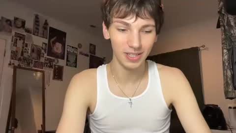 Snapshot of its_rowan chatting on 21, 10, 2025 Rowan online show from 21, 10, 2025