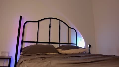 Isabella online show from 13, 9, 2025