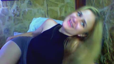 Snapshot of itsmekrissy chatting on 26, 3, 2026 itsmekrissy online show from 26, 3, 2026