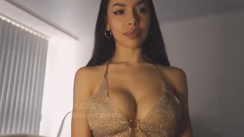 itsssssssme_lana online show from 31, 12, 2024