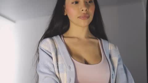 itsssssssme_lana online show from 13, 1, 2025