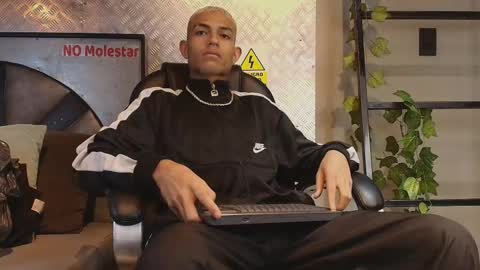 itszairen online show from 17, 2, 2026