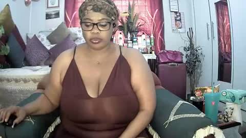 itumeleng74 online show from 6, 3, 2025