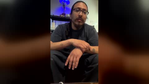Snapshot of iturnonforme chatting on 4, 4, 2026 Frederect Cumms online show from 4, 4, 2026