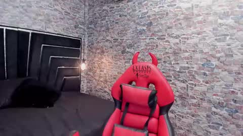 Ivis  online show from 10, 2, 2025