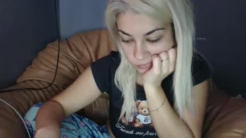 Snapshot of ivoivo1 chatting on 28, 10, 2025 RosseEssor online show from 28, 10, 2025