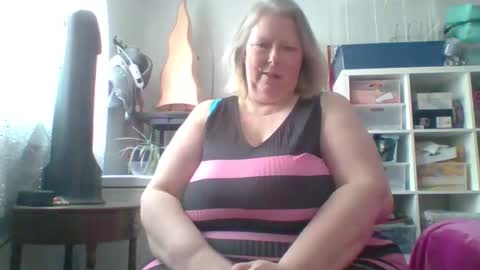 Snapshot of ivyjane3522 chatting on 9, 6, 2026 ivyjane3522 online show from 9, 6, 2026