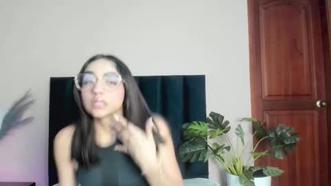 IvyJhonss online show from 16, 12, 2025
