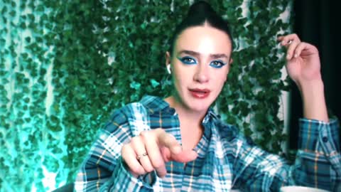 Miss Ivy online show from 22, 12, 2024