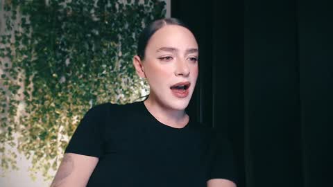 Miss Ivy online show from 22, 1, 2025