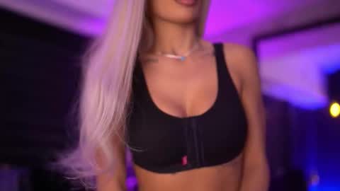 IvyRowa online show from 1, 2, 2026