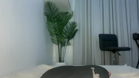 Snapshot of ivysnows chatting on 6, 7, 2026 ivysnows online show from 6, 7, 2026
