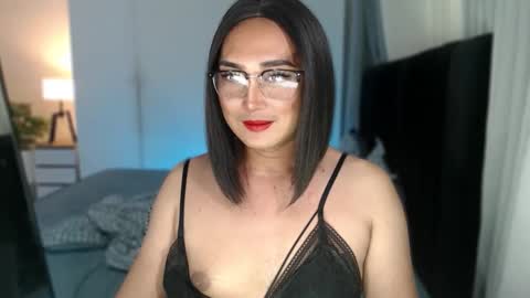 iya_hermosa online show from 12, 3, 2026