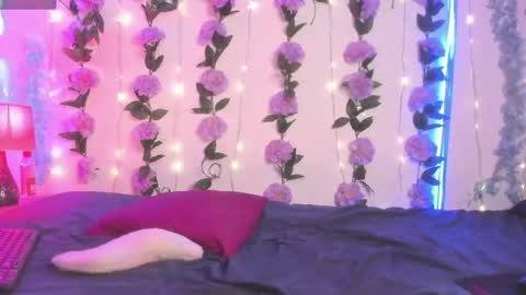 Snapshot of izan_02 chatting on 18, 4, 2026 izan online show from 18, 4, 2026