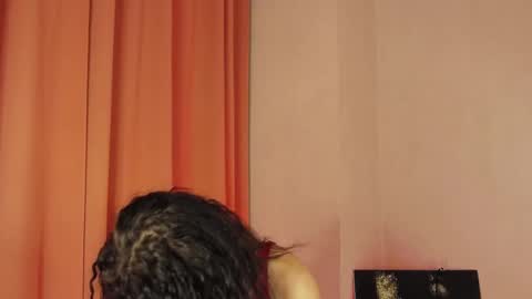 IZIE CARTER online show from 28, 11, 2025