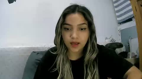 izzy_32 online show from 4, 4, 2026