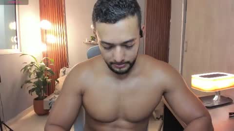 Snapshot of j_calix chatting on 24, 6, 2026 Calix Independient model Insta and twt Calixsnake online show from 24, 6, 2026