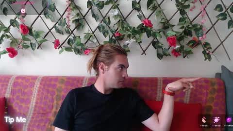 Jack and Emily online show from 18, 12, 2025