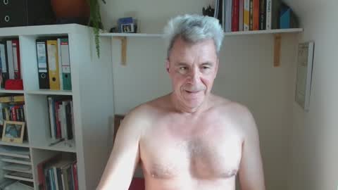 Snapshot of jackblack650 chatting on 28, 10, 2025 jackblack650 online show from 28, 10, 2025