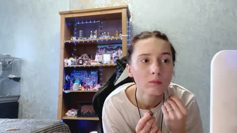 Snapshot of jackelineboldon chatting on 21, 11, 2025 Alice online show from 21, 11, 2025