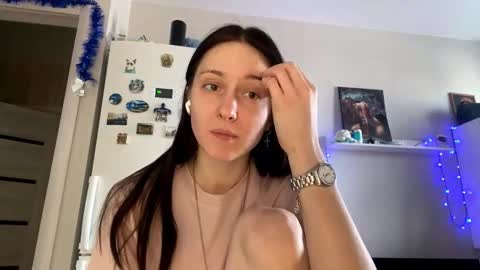 Snapshot of jackelineboldon chatting on 14, 12, 2025 Alice online show from 14, 12, 2025