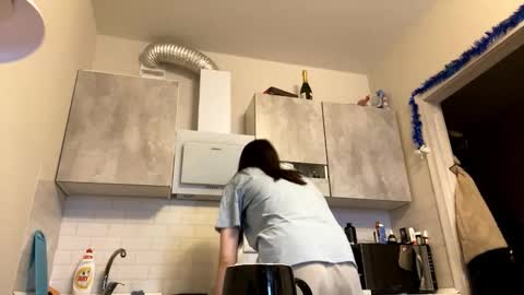 Snapshot of jackelineboldon chatting on 18, 12, 2025 Alice online show from 18, 12, 2025