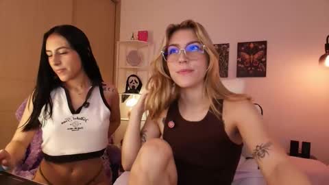 Linda Sofia help me get to 100 thumbs up online show from 3, 11, 2025