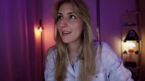 Linda Sofia help me get to 100 thumbs up online show from 4, 4, 2026