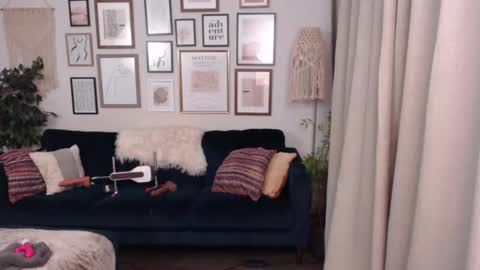 Jade online show from 4, 2, 2025