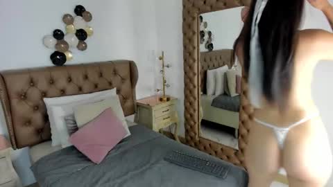 jade esmeralda online show from 10, 10, 2025