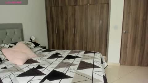 Jade smile online show from 25, 11, 2025