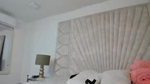 Snapshot of jade_squirt chatting on 27, 9, 2025 Jade online show from 27, 9, 2025