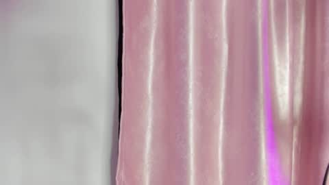 jade white  online show from 23, 9, 2025