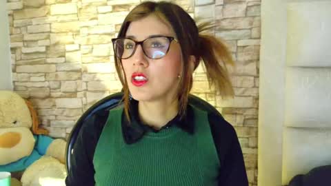 jade white  online show from 29, 5, 2026