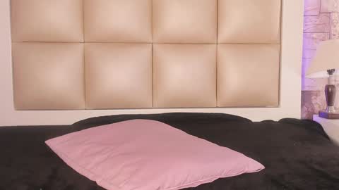 jadeestudios online show from 7, 1, 2025