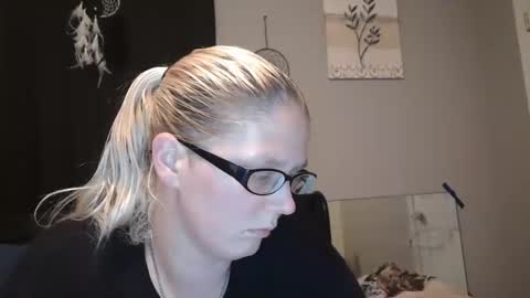 JadeLuv online show from 9, 12, 2024