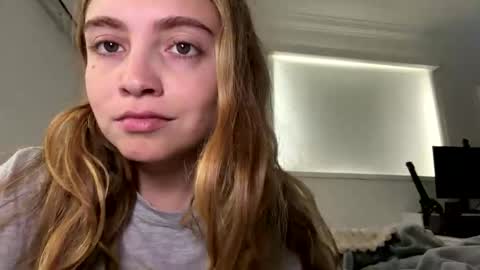 jademonroe0522 online show from 9, 2, 2026