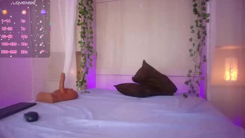 Snapshot of jademuller_ chatting on 9, 9, 2025 JADE online show from 9, 9, 2025