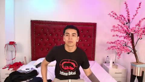 Jaden and Sofia  online show from 19, 5, 2026