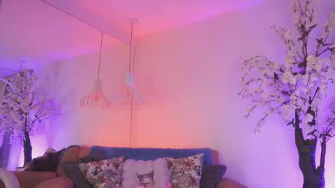 Jade Summer online show from 7, 2, 2026