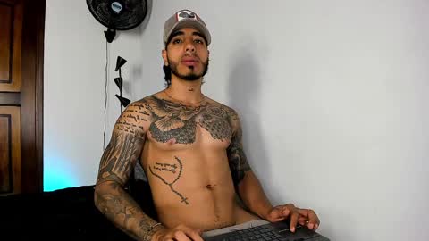 Snapshot of jakee_brown chatting on 11, 1, 2025 Santiago online show from 11, 1, 2025