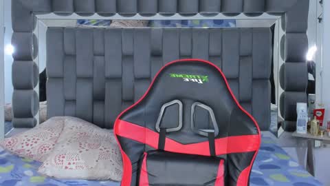 my name is sebas If you come here dont hesitate to say hello Im a guy who really likes having conversations and having hot online show from 28, 12, 2024