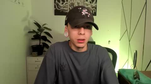 james_adamss_ online show from 27, 11, 2025