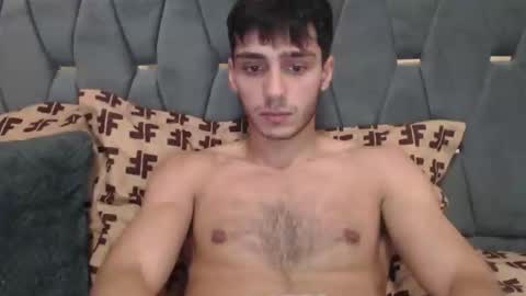 Snapshot of james_qss8 chatting on 14, 11, 2025 James online show from 14, 11, 2025